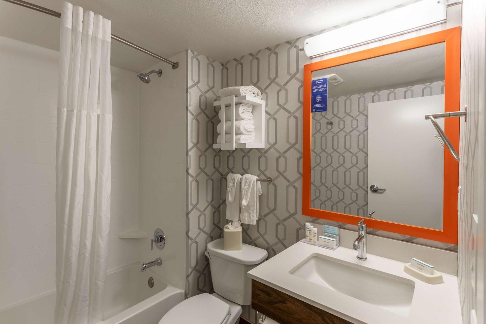 Hampton Inn Madison East Towne Mall Area Extérieur photo