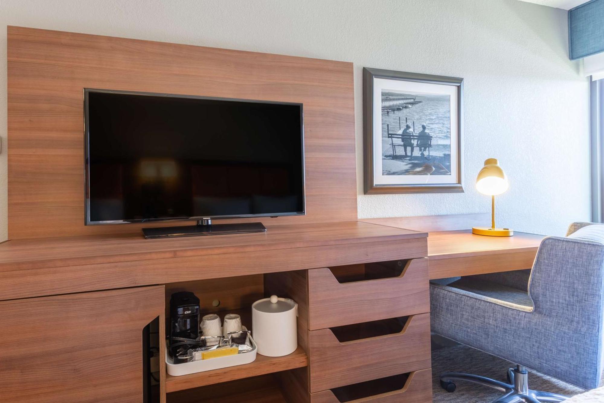 Hampton Inn Madison East Towne Mall Area Extérieur photo
