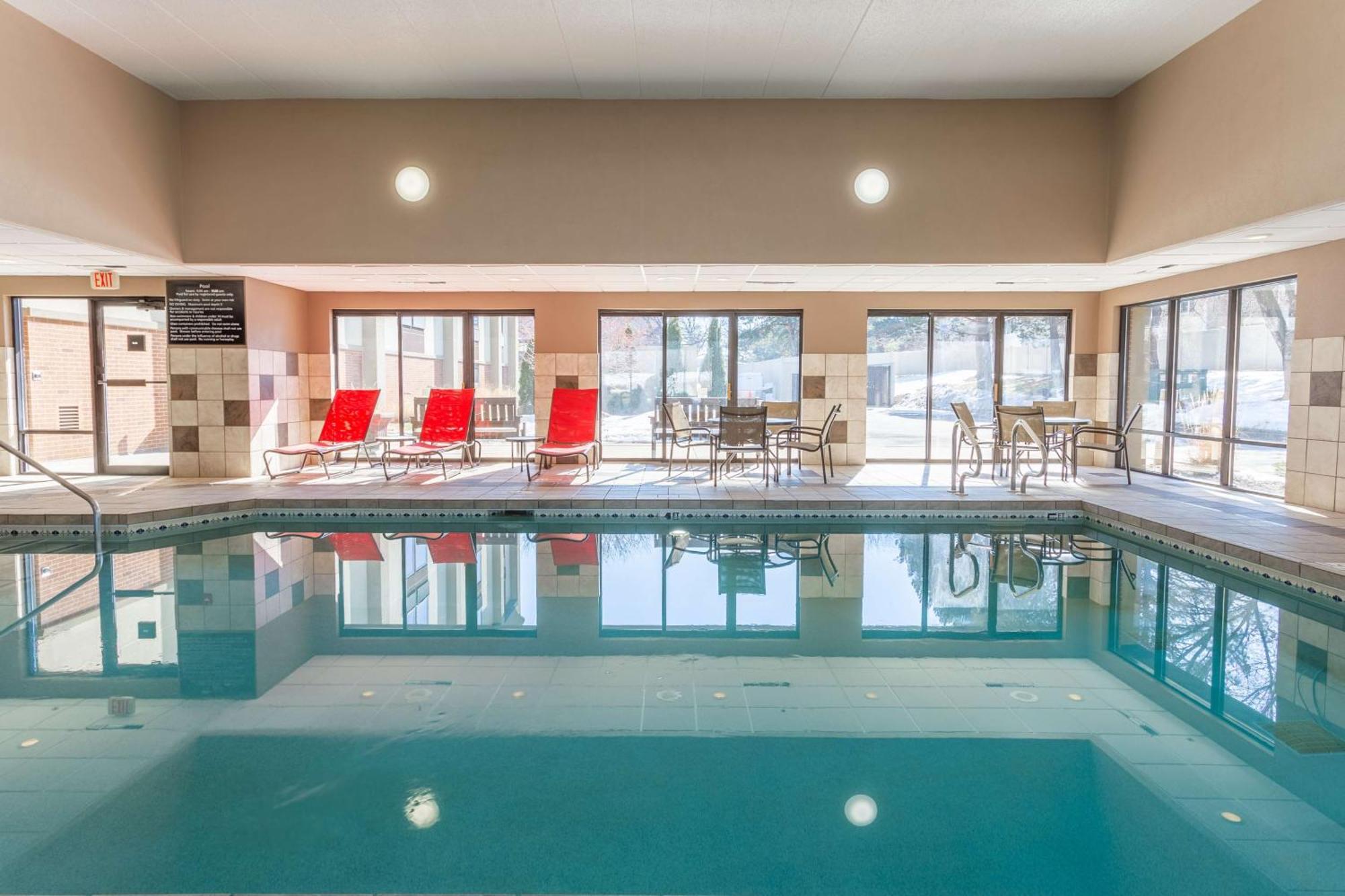Hampton Inn Madison East Towne Mall Area Extérieur photo