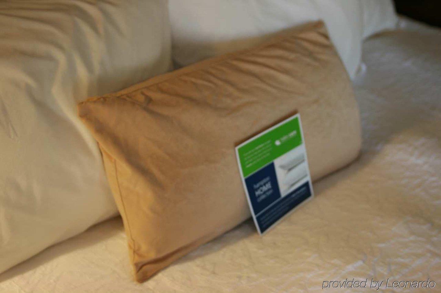 Hampton Inn Madison East Towne Mall Area Extérieur photo